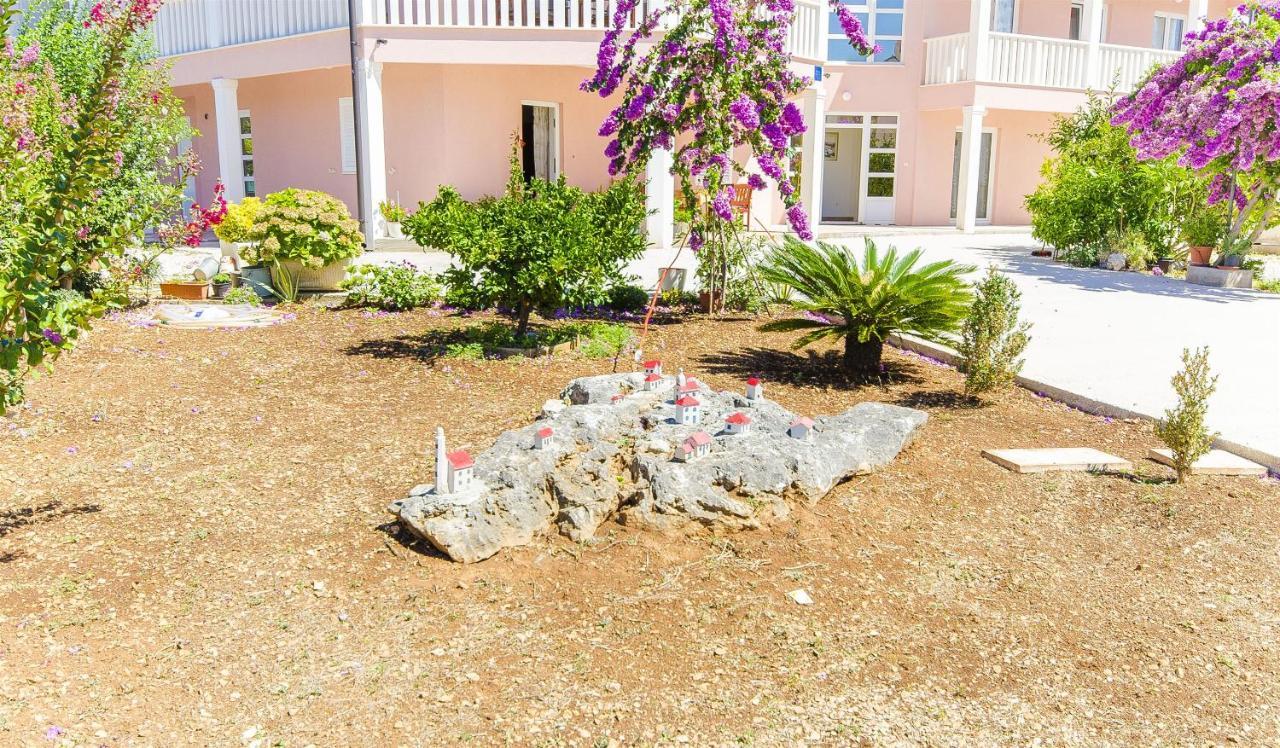 Apartments Hrgovic Rogoznica  Εξωτερικό φωτογραφία