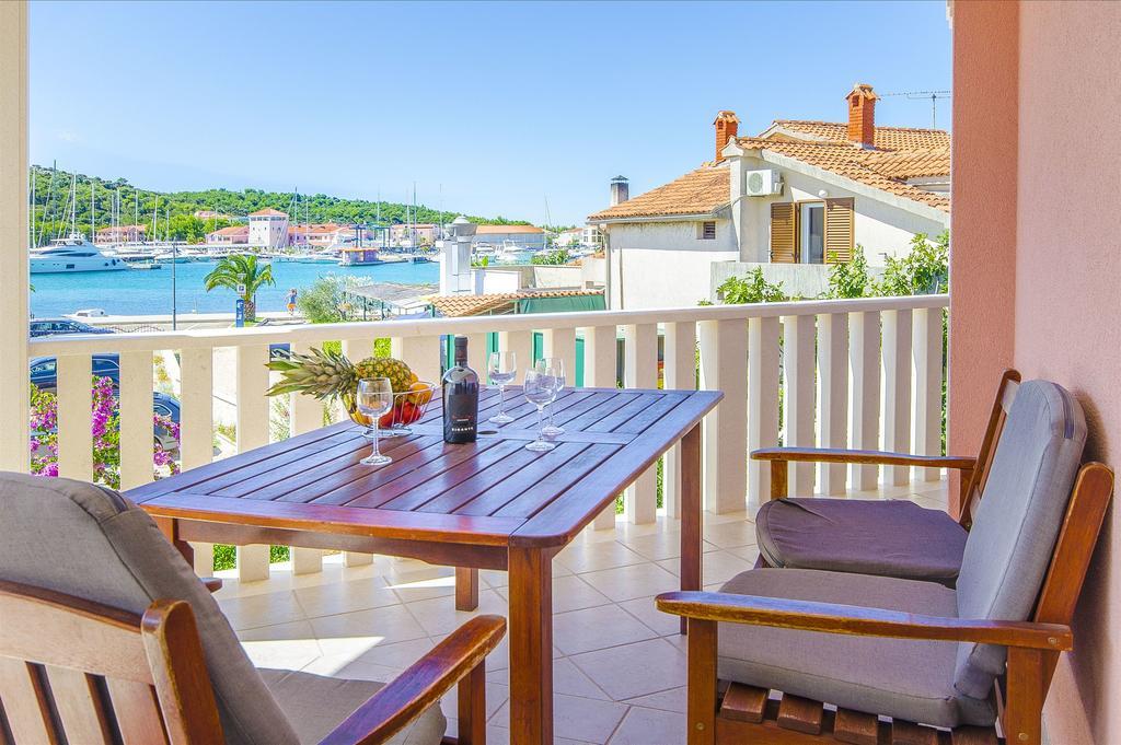 Apartments Hrgovic Rogoznica  Εξωτερικό φωτογραφία